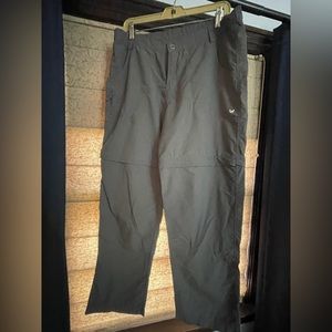 White Sierra zip off hiking pants, Size XL, inseam 31”, great for hiking.